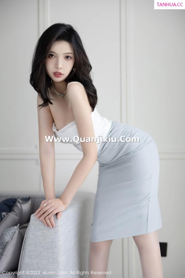 郑颖姗  [XiuRen]高清写真图 2023.06.12 No.6898 郑颖姗Bev 丝袜美腿第8张图片